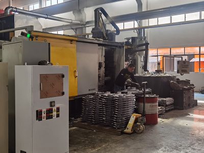 தெரு விளக்கு இறக்கும் வார்ப்பு