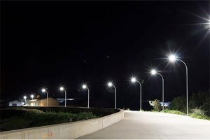 ஸ்பெயினின் பார்சிலோனாவில் LED தெரு விளக்குகள்.